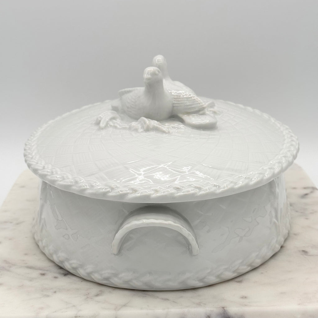 Royal Worcester Gourmet Oval White Porcelain Dove Lovebirds Tureen Casserole Dish