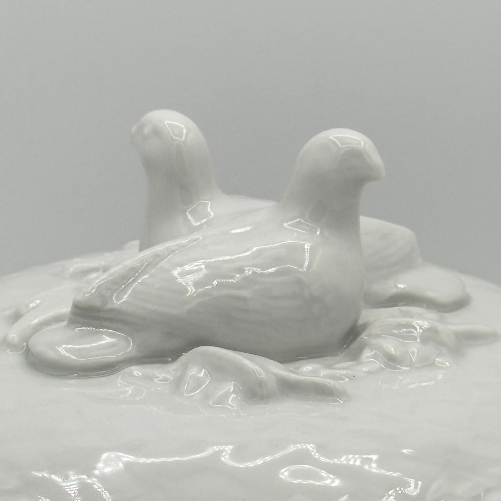 Royal Worcester Gourmet Round White Porcelain Dove Lovebirds Tureen Casserole Dish