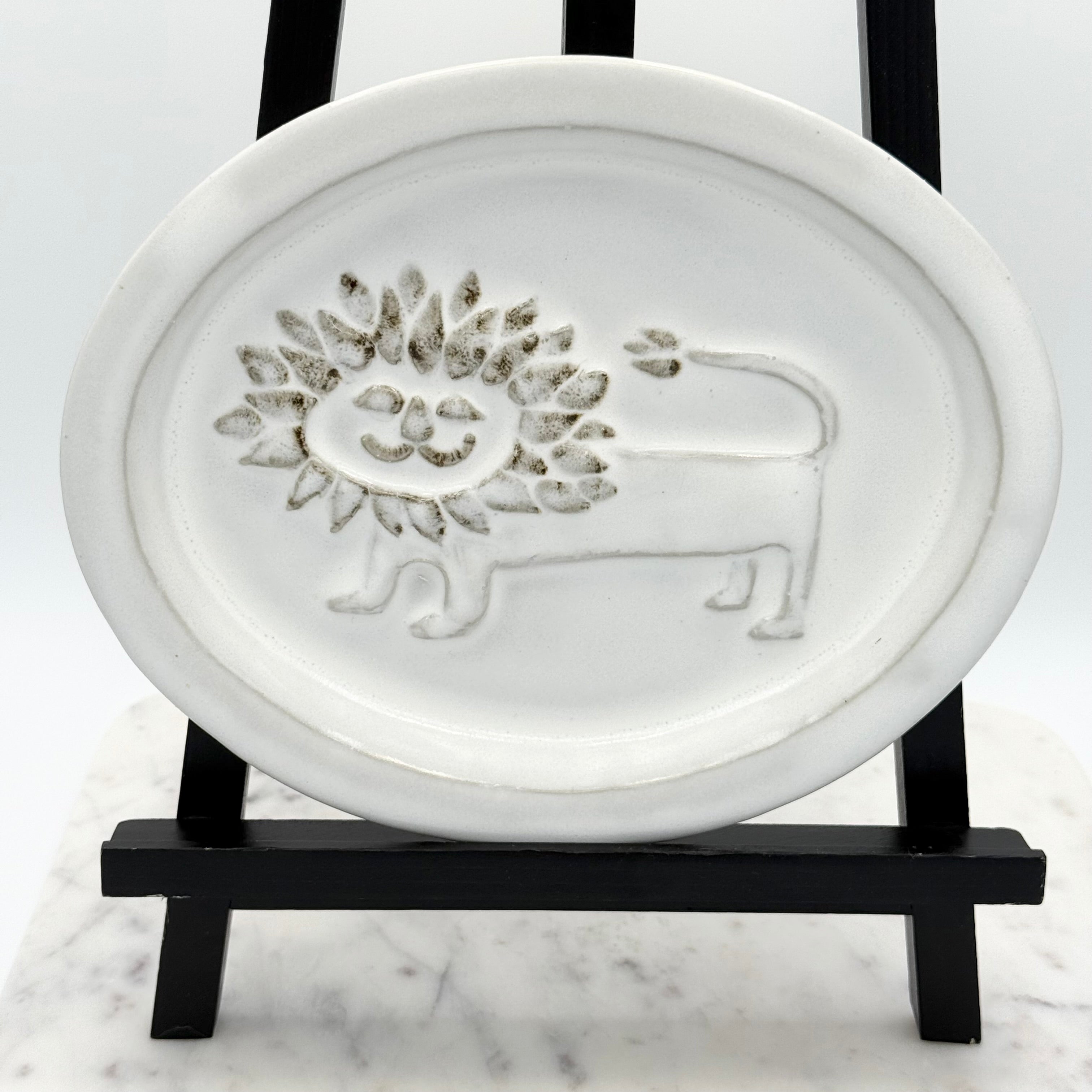 Bennington Potters Vermont White Lion Plate Wall Hanging
