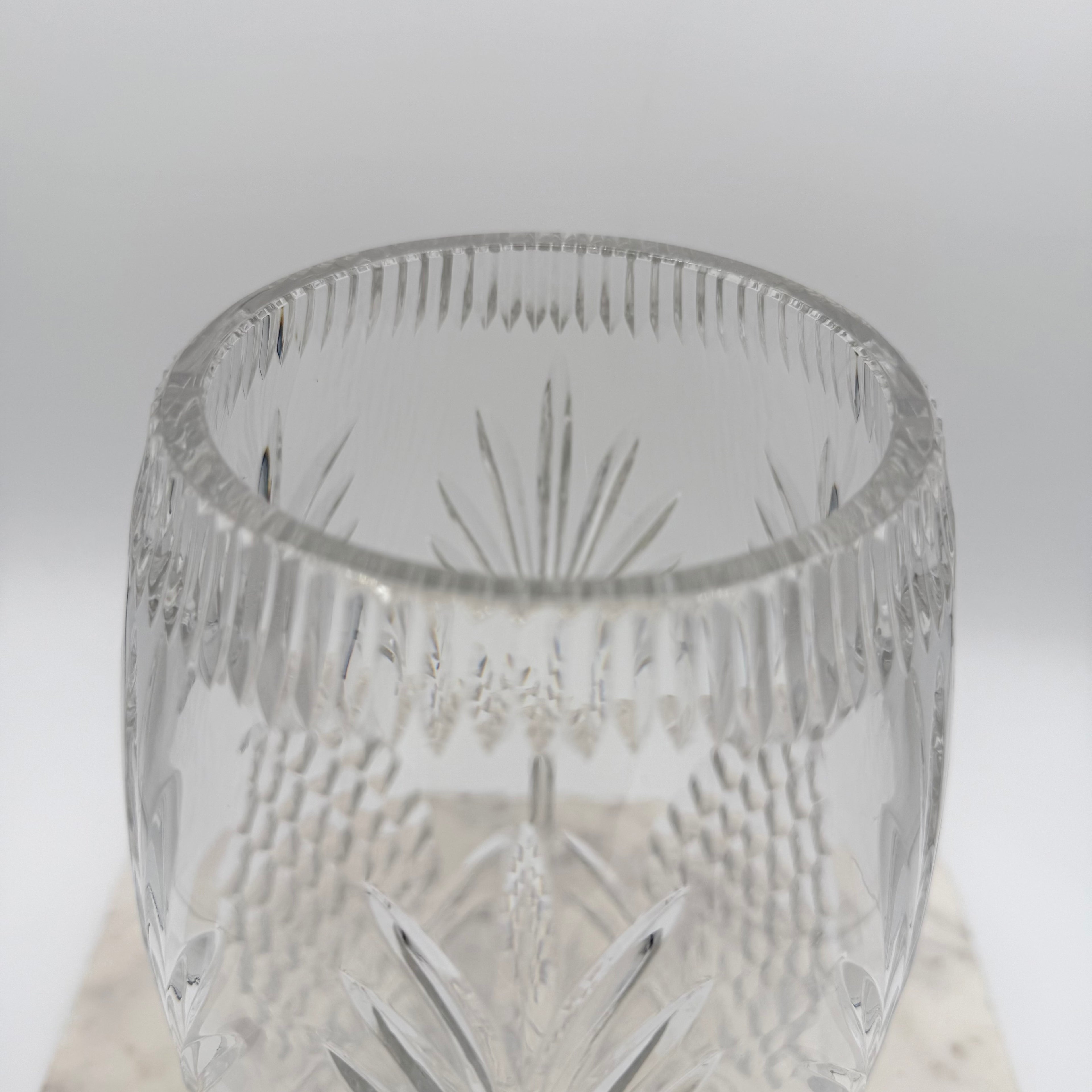 Vase Vintage Cut Crystal Vase, Pineapple and Fan Motif, Essex-Style (Attributed to Crystal Clear Industries)