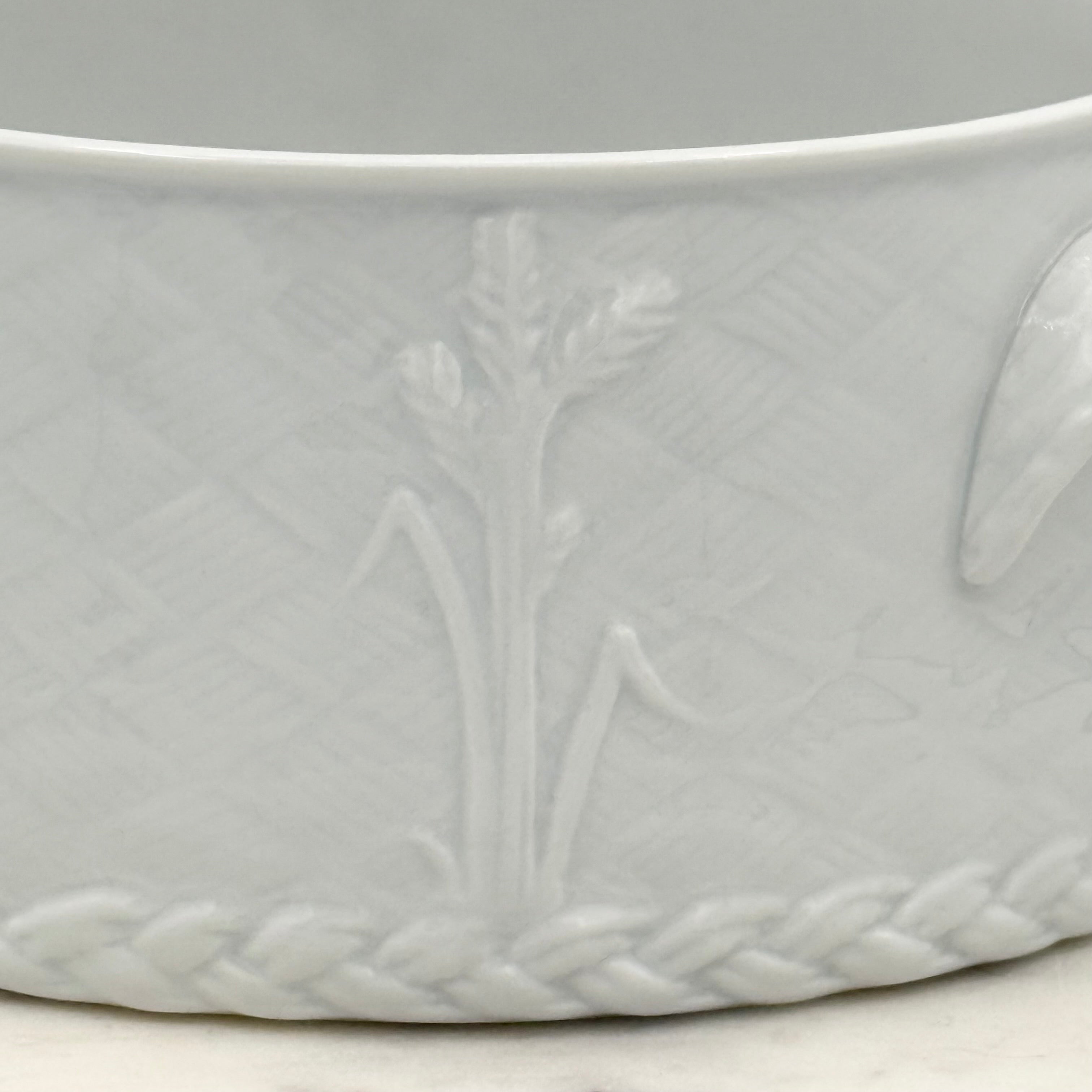 Royal Worcester Gourmet Round White Porcelain Dove Lovebirds Tureen Casserole Dish