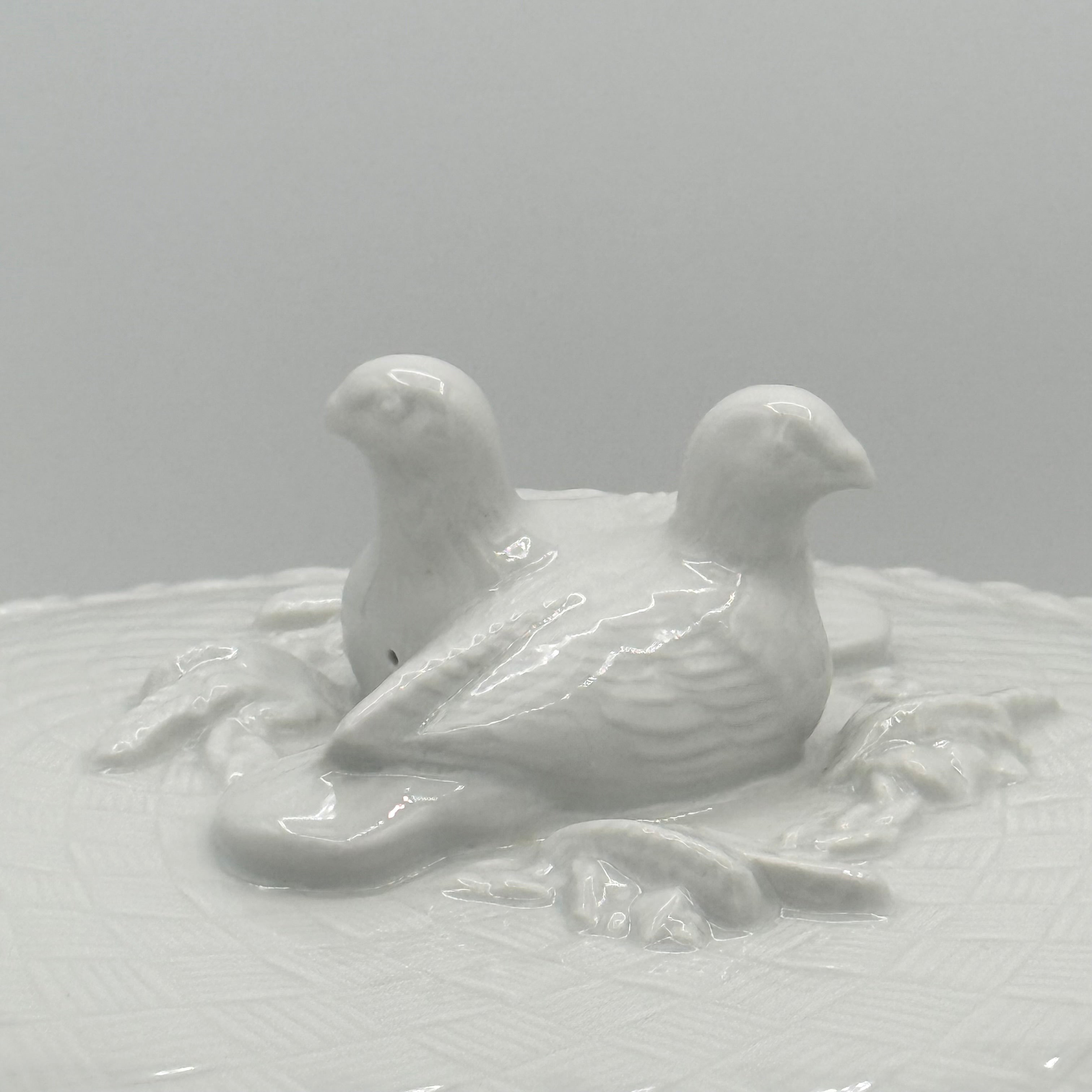 Royal Worcester Gourmet Oval White Porcelain Dove Lovebirds Tureen Casserole Dish