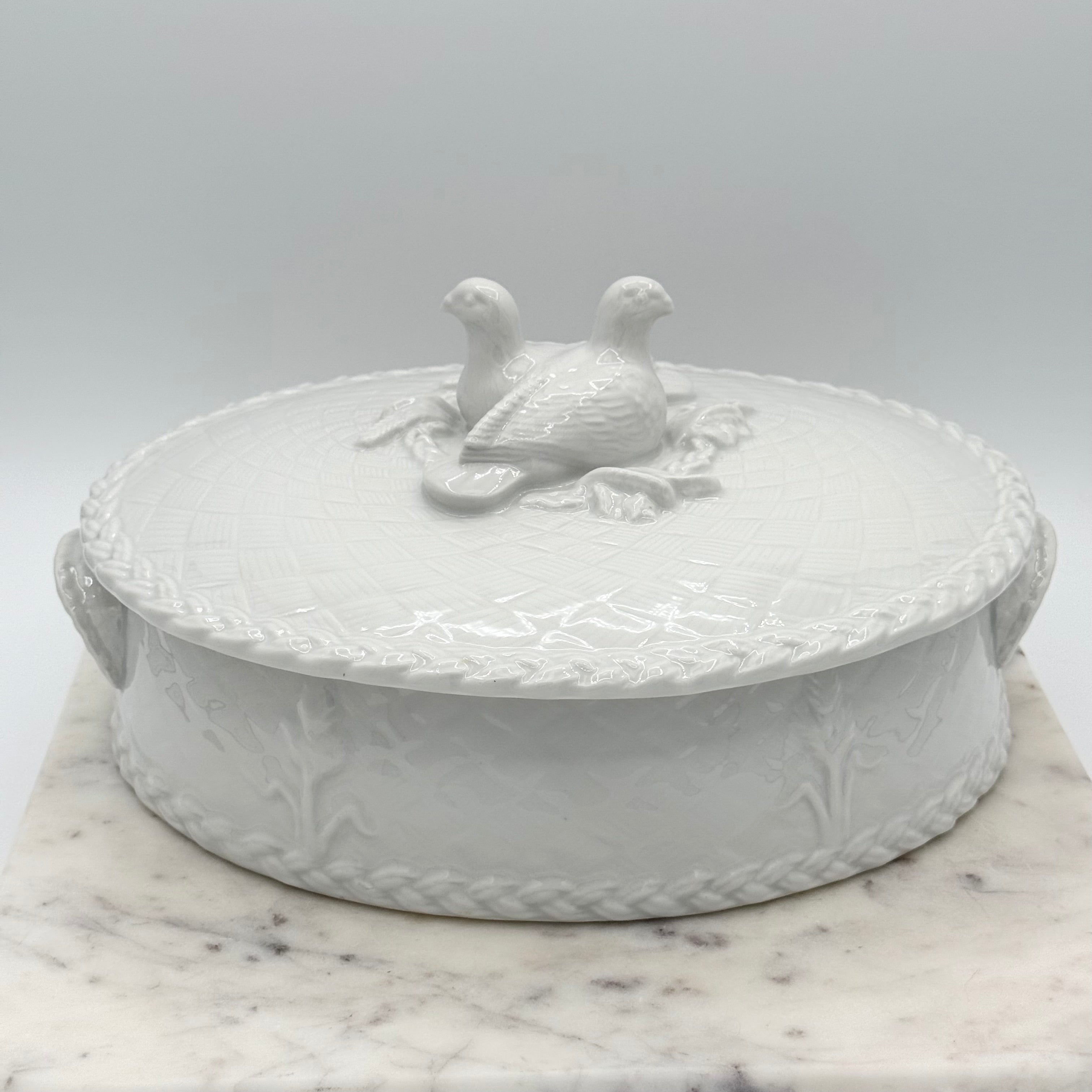 Royal Worcester Gourmet Oval White Porcelain Dove Lovebirds Tureen Casserole Dish