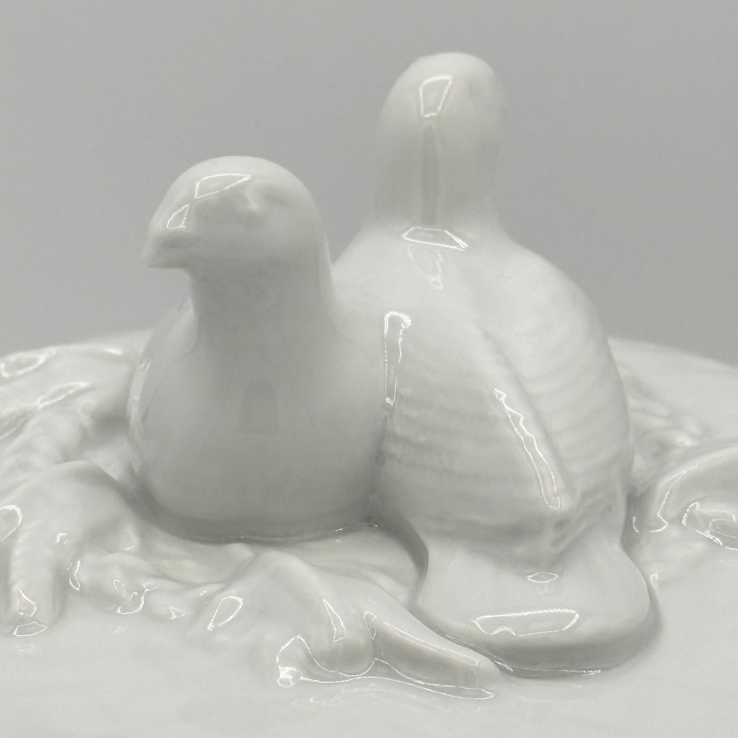 Royal Worcester Gourmet Round White Porcelain Dove Lovebirds Tureen Casserole Dish