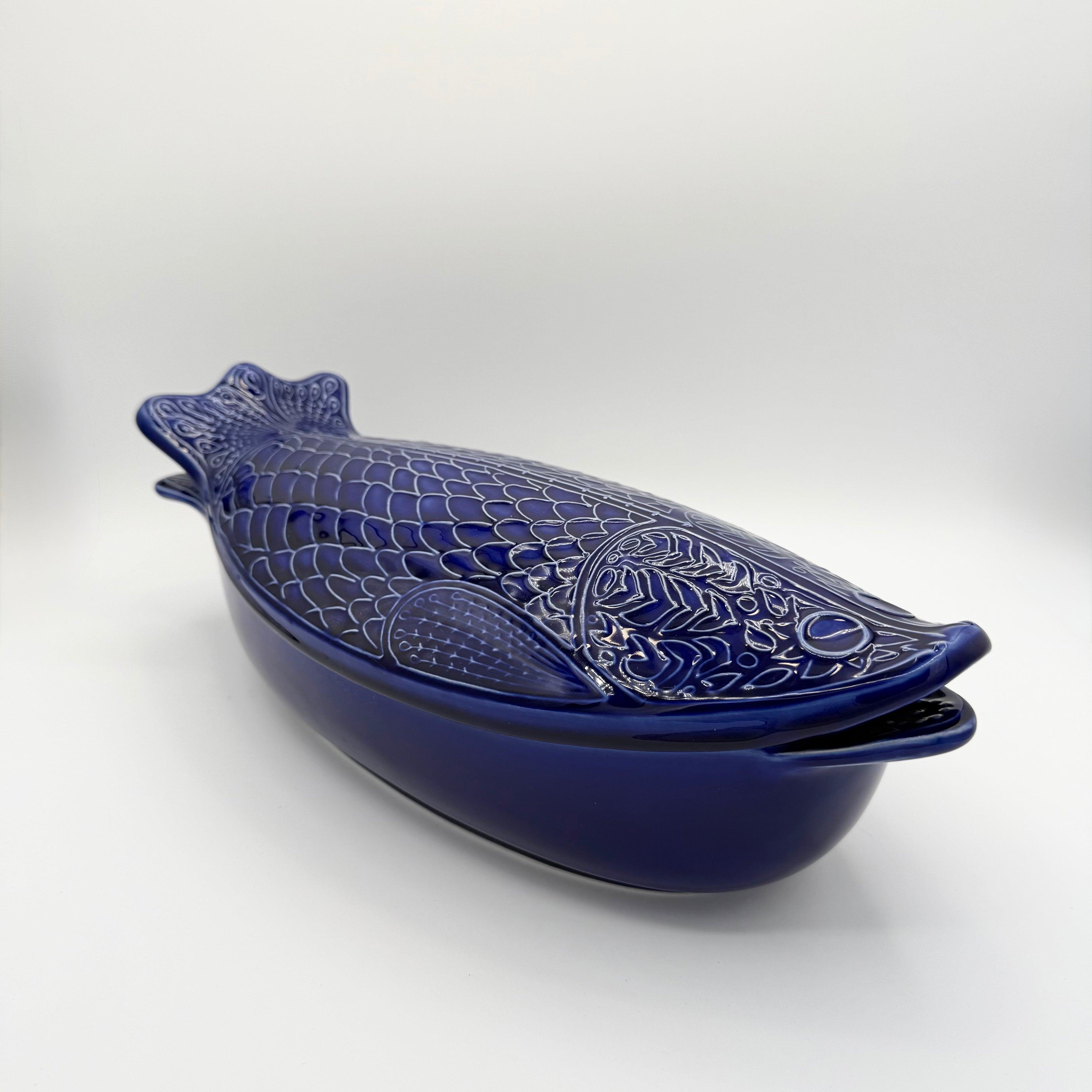 Vintage Environmental Ceramics Blue Fish Shaped Covered Baking Dish, c. 1966
