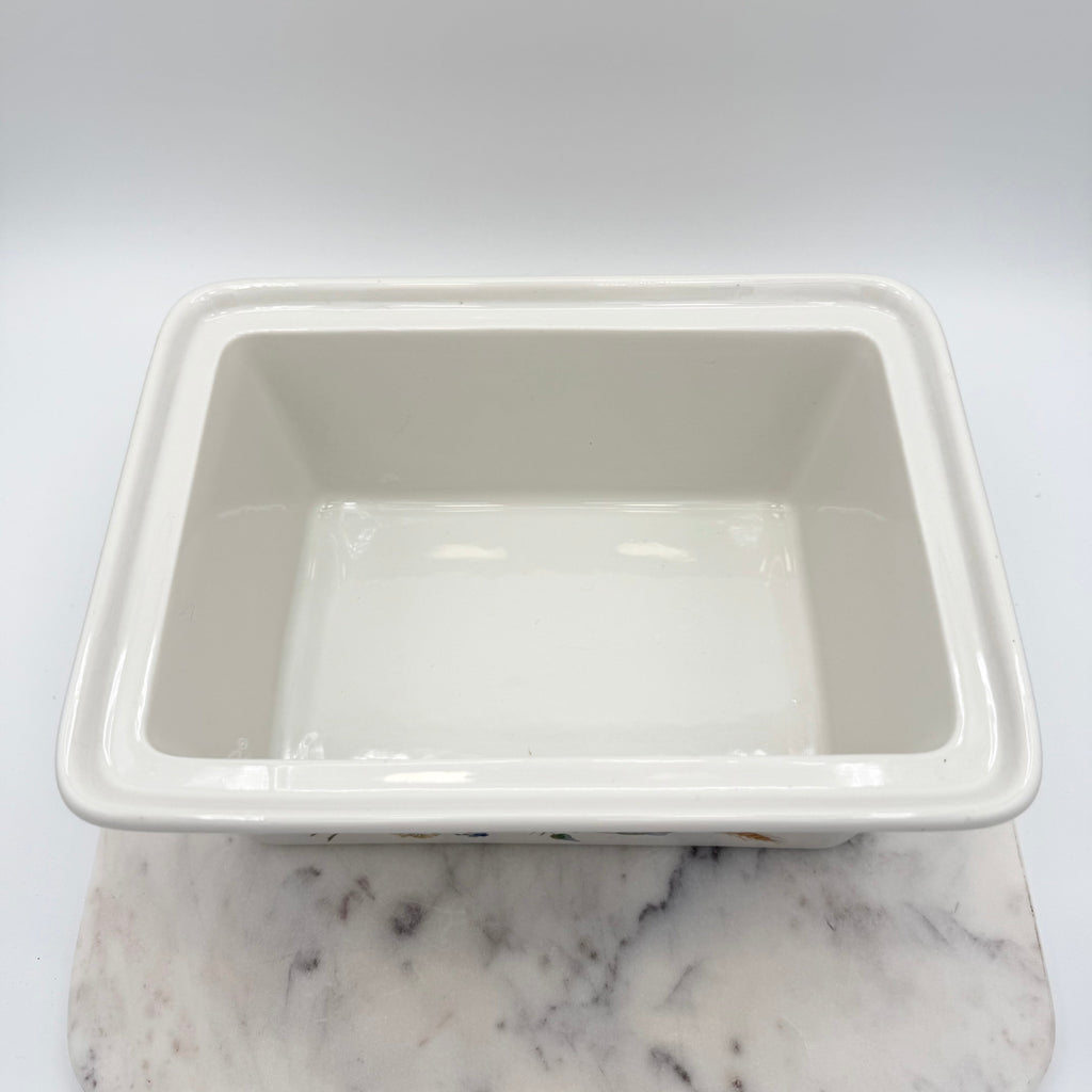Vintage Hoan porcelain baking dish with wheat and floral decoration, made in France. Beautiful and functional kitchen collectible.