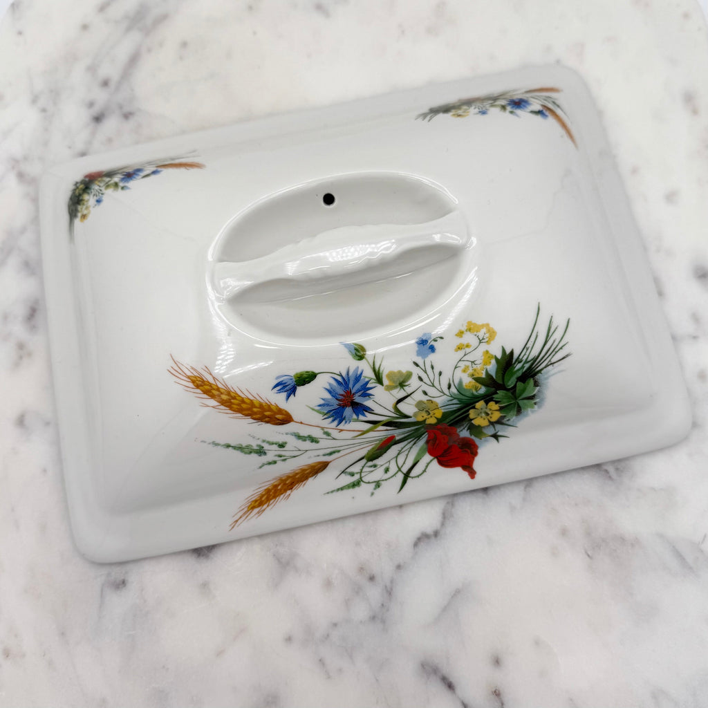 Vintage Hoan porcelain baking dish with wheat and floral decoration, made in France. Beautiful and functional kitchen collectible.