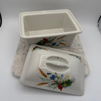 Vintage Hoan porcelain baking dish with wheat and floral decoration, made in France. Beautiful and functional kitchen collectible.
