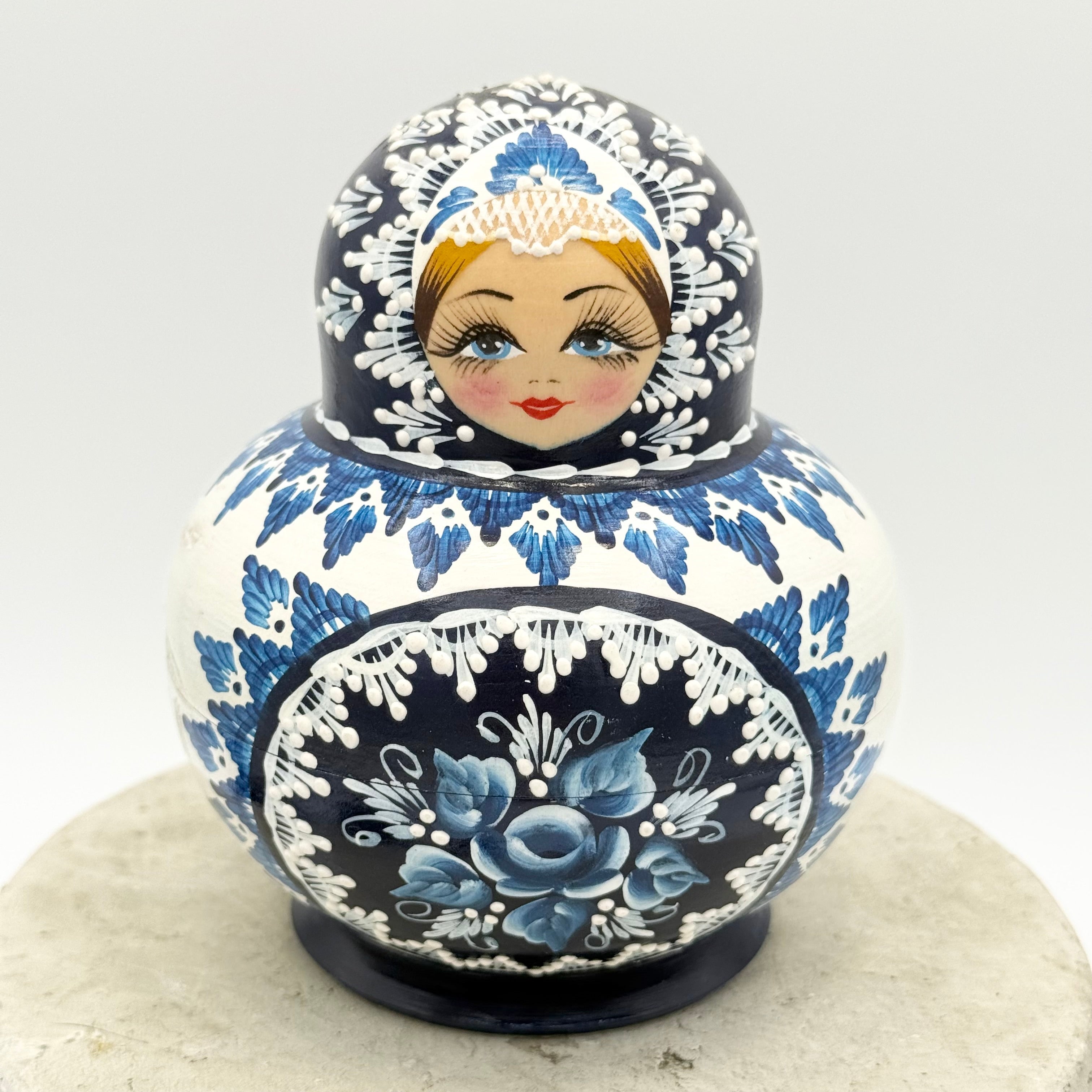 Vintage Russian nesting dolls set