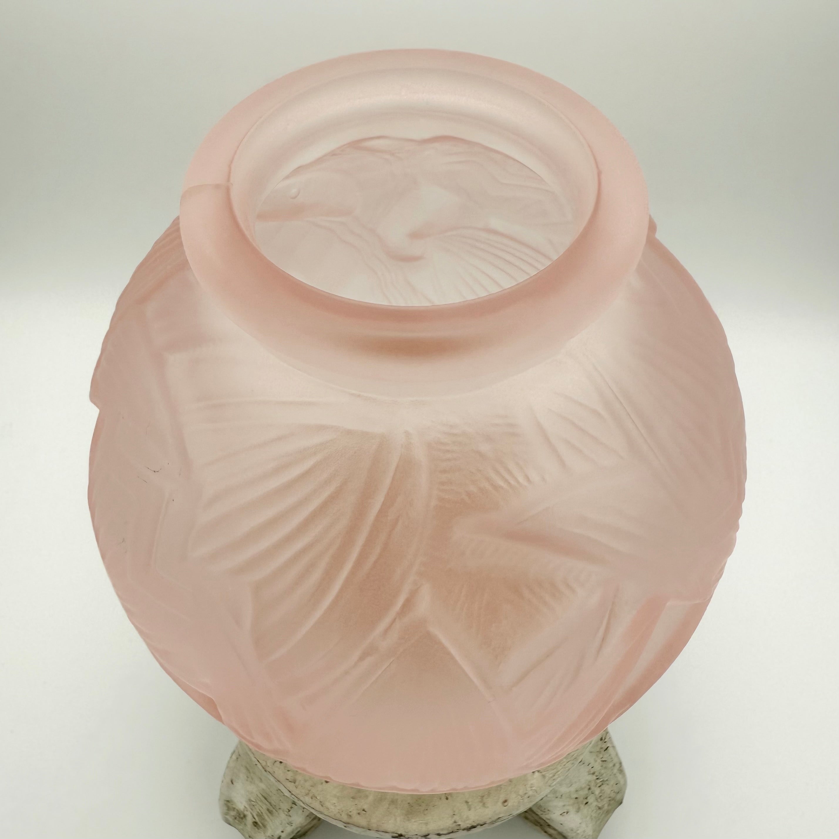 Pierre D’Avesn Art Deco Water Lilies Ball Vase in Pink Frosted Glass, c. 1930s