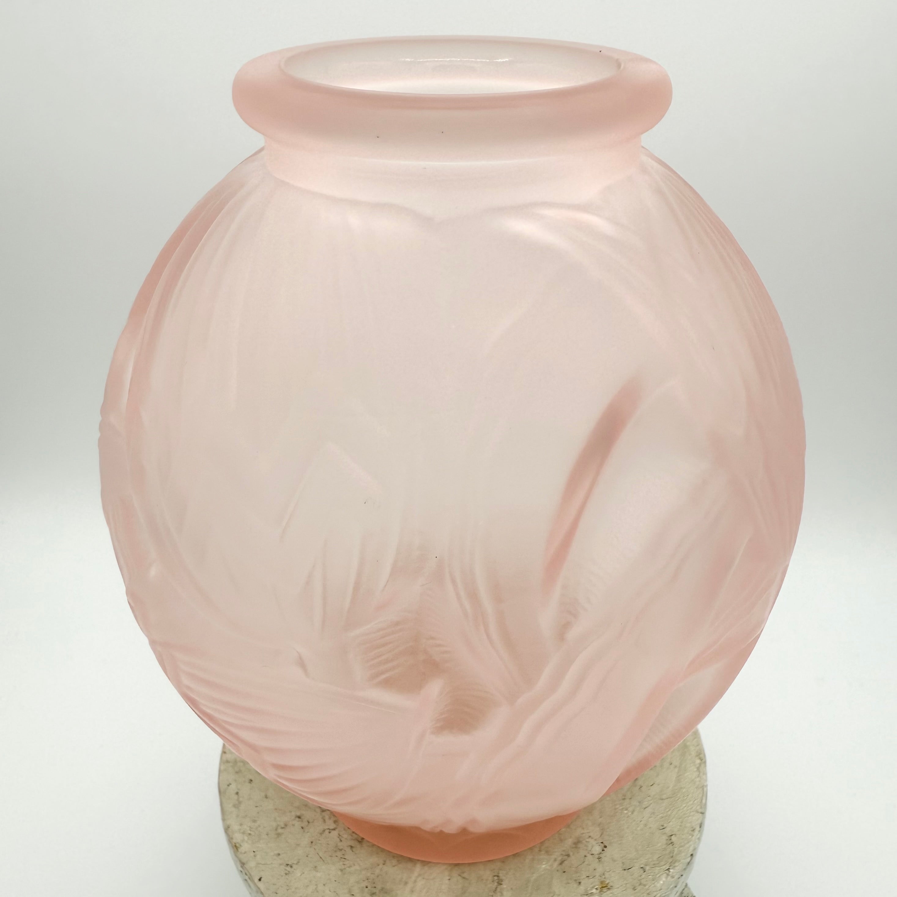 Pierre D’Avesn Art Deco Water Lilies Ball Vase in Pink Frosted Glass, c. 1930s